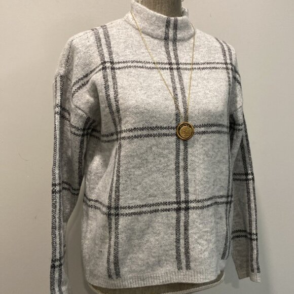 Belldini Gray Plaid Crew Neck Sweater size Small - Picture 5 of 14
